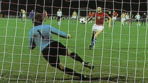 El famoso penalti de Panenka en la Eurocopa de 1976