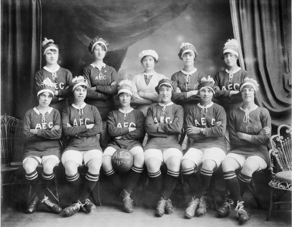 Equipo de fútbol femenino de la fábrica de municiones AEC de Londres (1918)